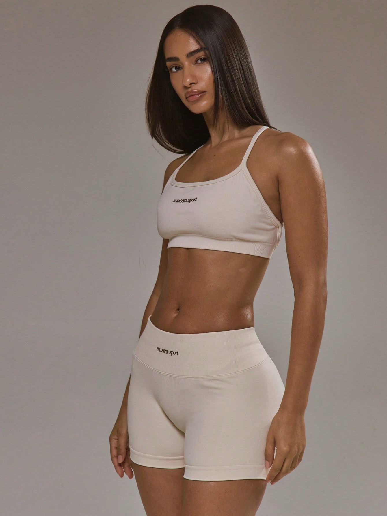 Cross Back Sports Bra & Scrunc - đánh giá và giá Yoga Fitness Wear