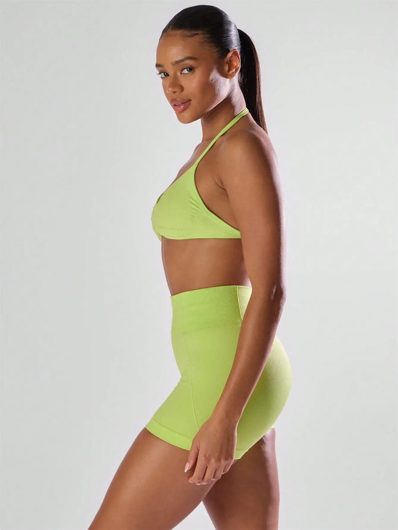 Musera Sport Fitted Sports Bra - đánh giá và giá Yoga Fitness Fit Club